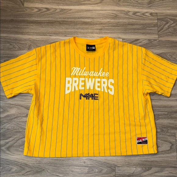 New Era Yellow Striped Milwaukee Brewers Tee - Picture 5 of 5